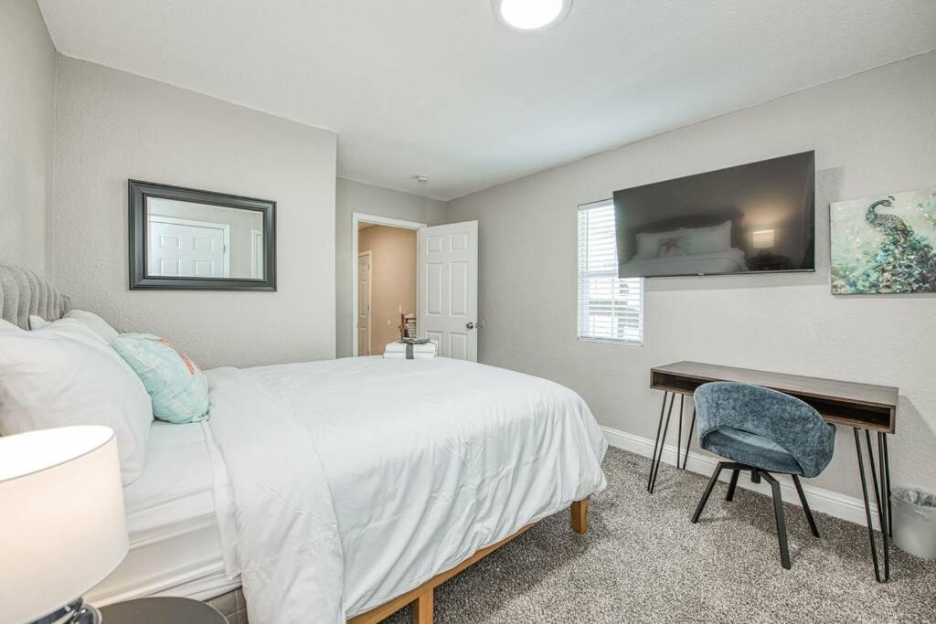 Fun Haven Spacious Retreat In Apartment *